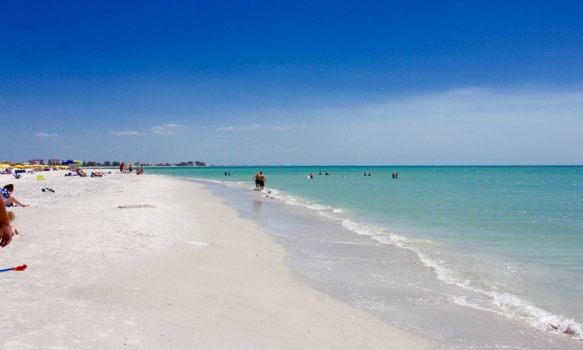 St. Pete Beach Resort | Relax and Unwind! 2 Outdoor Pools | Steps Away from the Beach + Pets Allowed