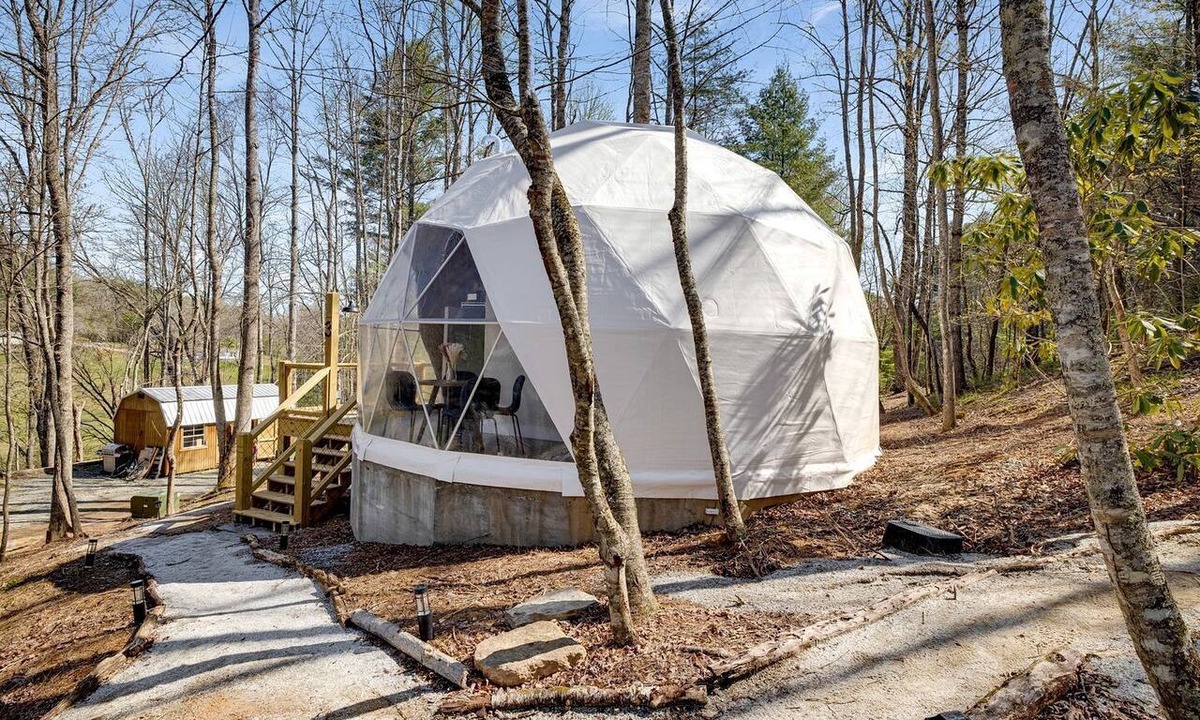 Rosman Cabin | Relaxing Dome in the Heart of the Blue Ridge Mountains for an Unforgettable Glamping Experience in Rosman, North Carolina