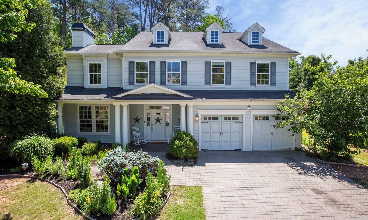 Cliftondale House | Relaxing Retreat with Quick Access to Airport & City
