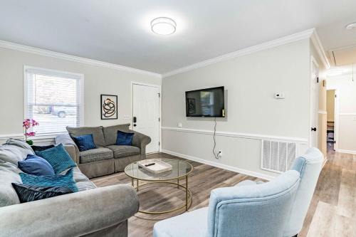 North Raleigh House | Renovated N Raleigh home with firepit wifi & king bed