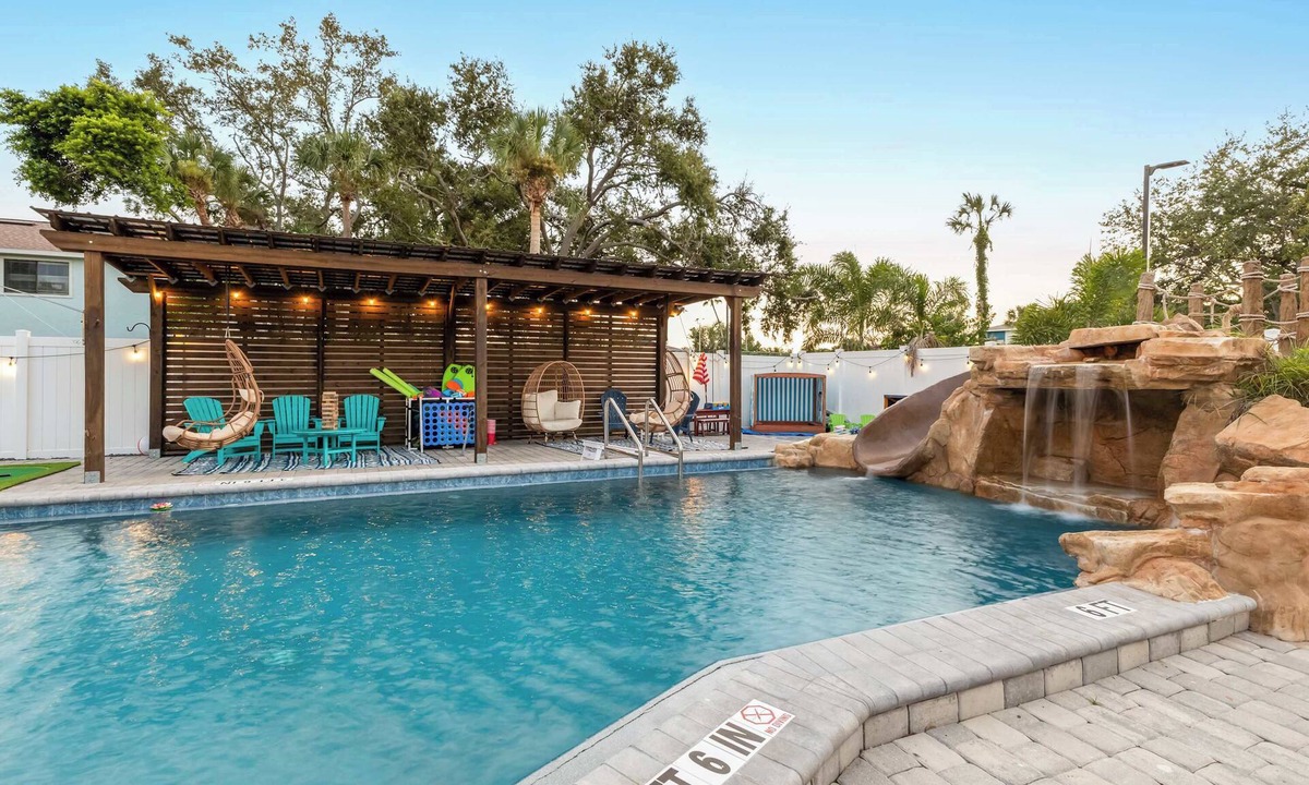 South Bradenton Condo | Resort Condo · Heated Pool w/ Slide · Near Beaches
