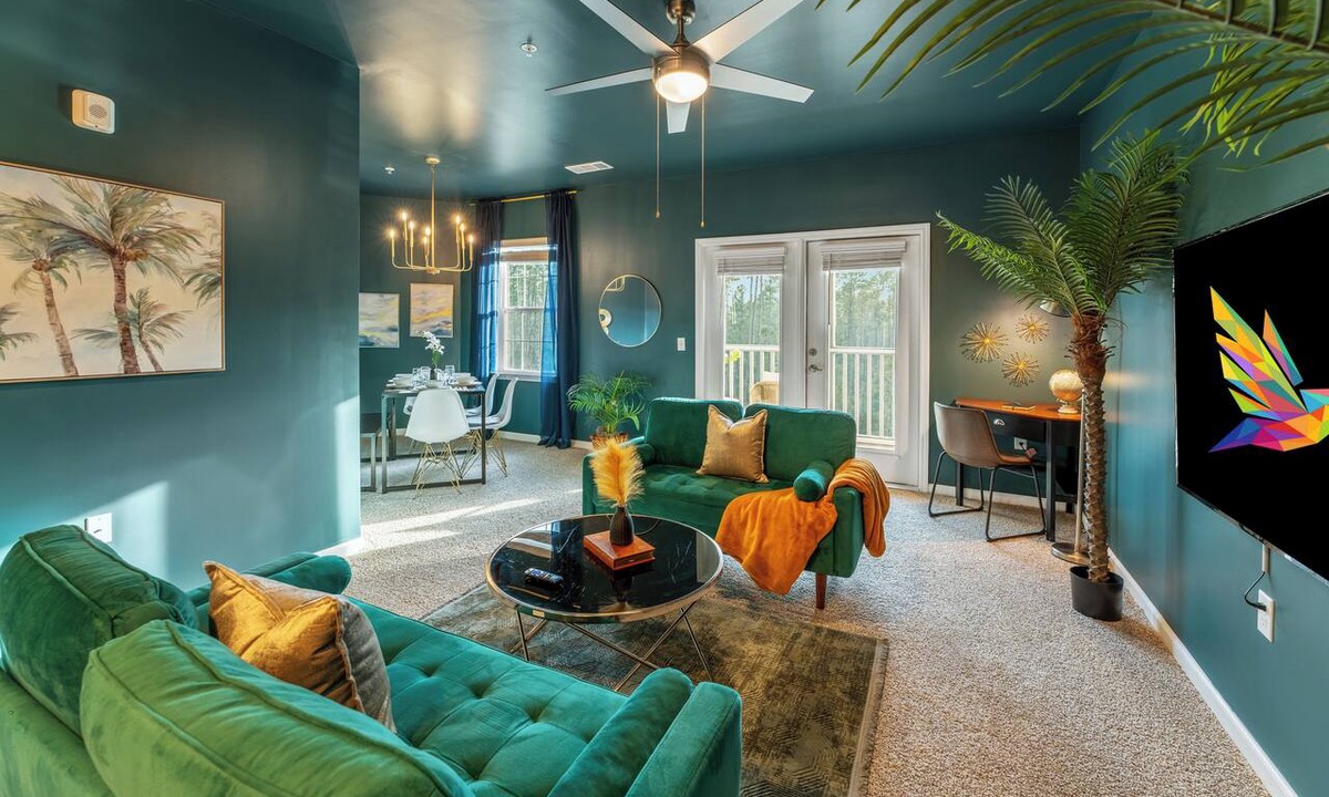 Yulee Apartment | Resort Style - Pool - Gym - Bikes - Screened Lanai - Live the Luxury Life!