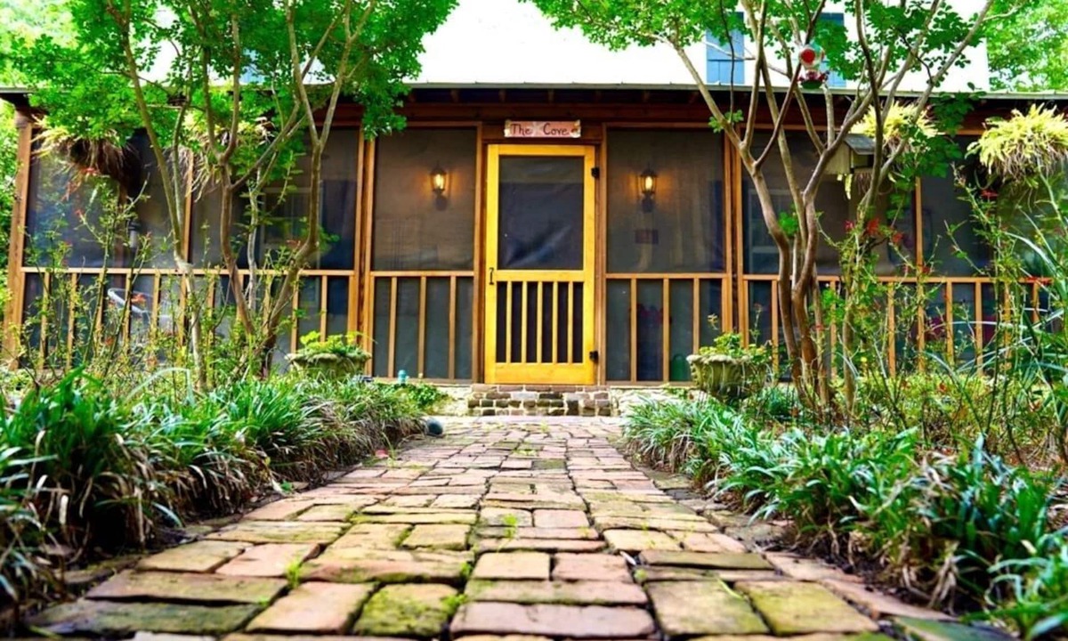 Beaufort Cabin | Rest. Relax. Renew at "The Cove at Coosaw". adorable cabin on 7.7 acres