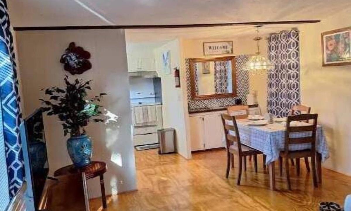 Hinesville House | Restful manufactured suite where visitors can relax during their stay.