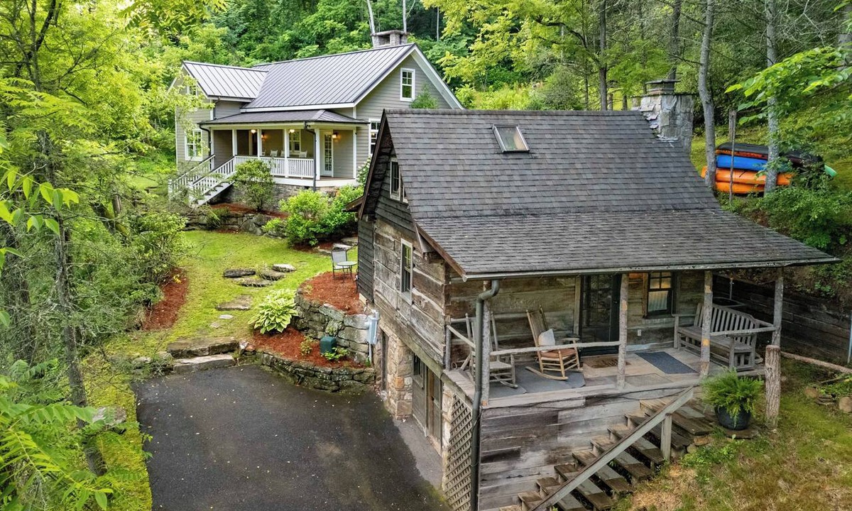 Cullowhee Cottage | River Cat Cottage and Cabin - Private River Access and Close to WCU!
