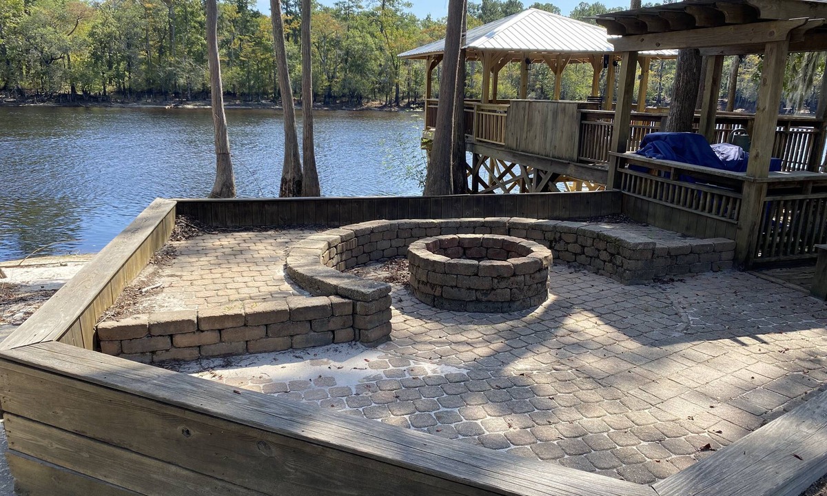 Rains House | River House at Fork Retch