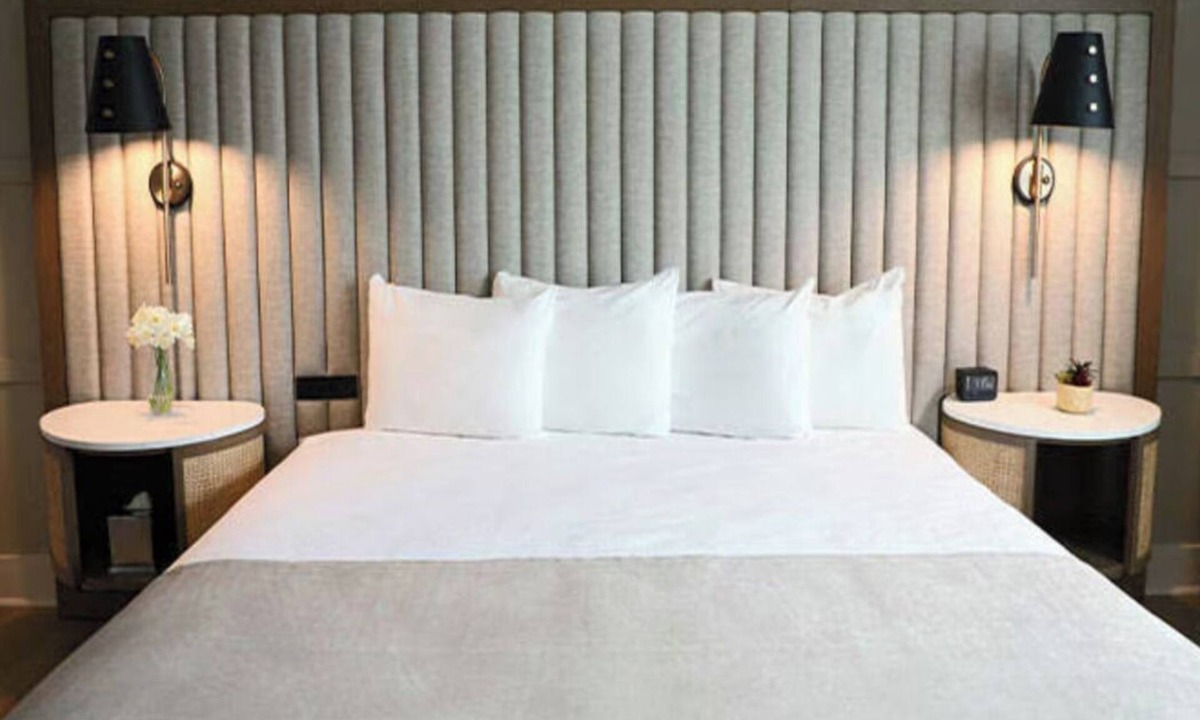 Beverly Heights Hotel | Riverside Hotel | King | Walkable Dining, Water Taxi, Yacht Views