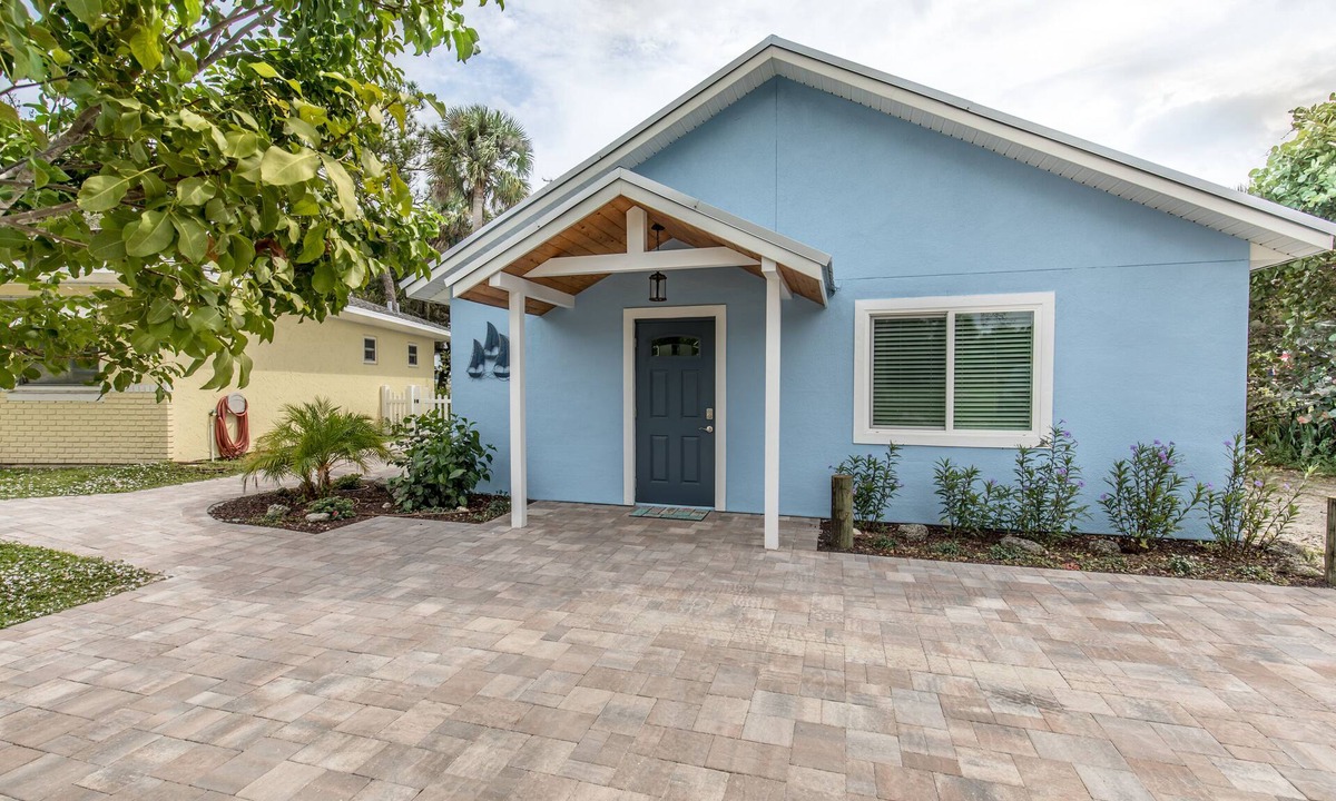Sebastian House | Riverside Luxury Retreat - Pelican Landing