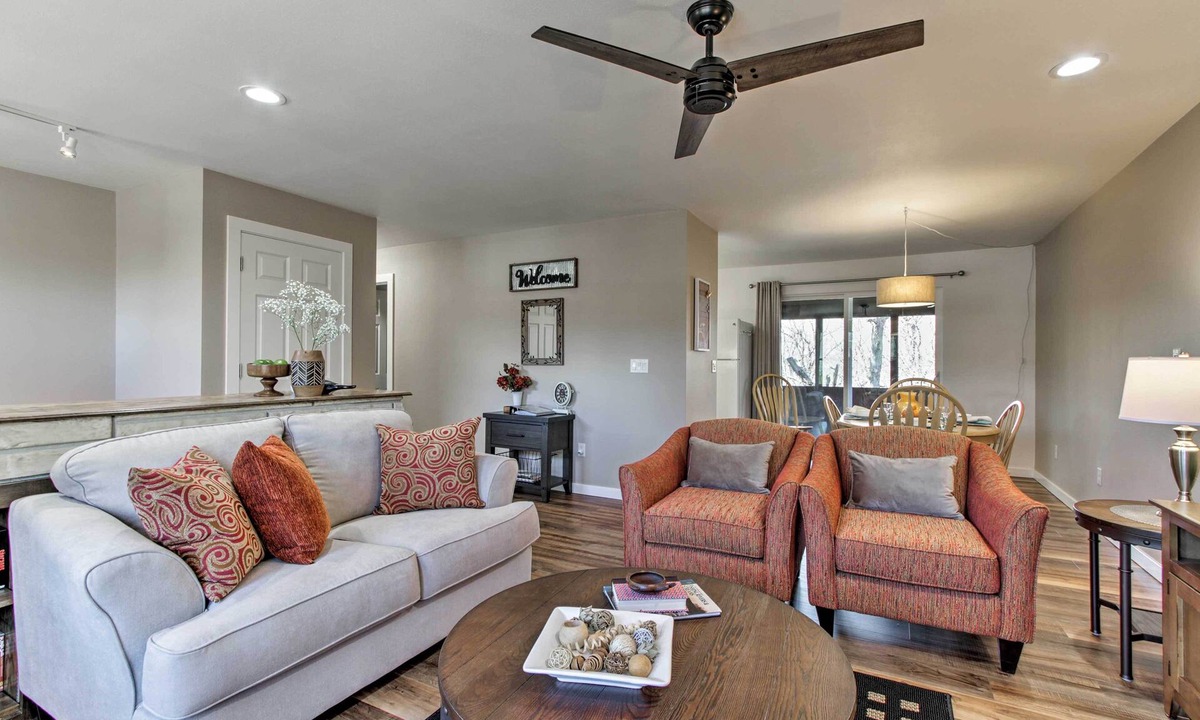 La Crosse House | 'RiverSong' Waterfront La Crosse Home w/Dock