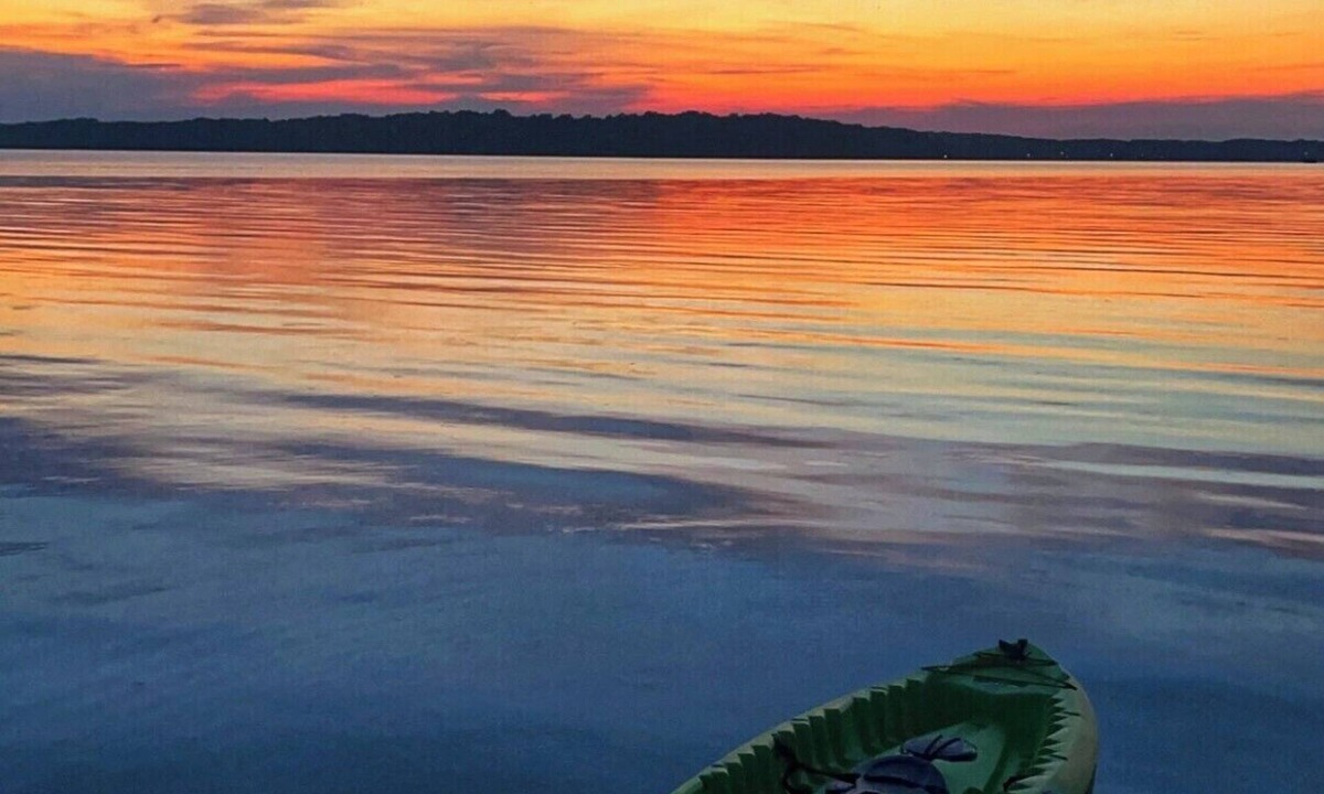 Big Sandy Cottage | ROC'nDOCK - Lakefront Cottage with Dock, Kayaks, & Club Car