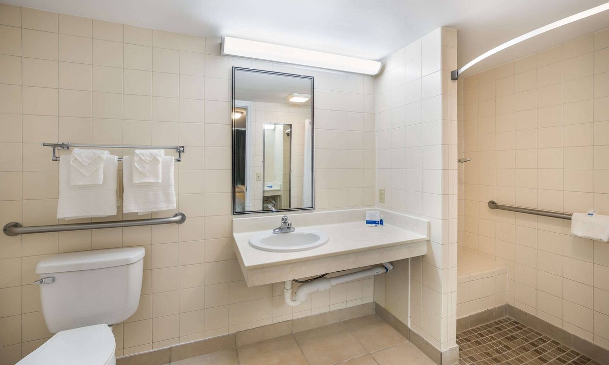Adel Hotel | Rodeway Inn Cecil
