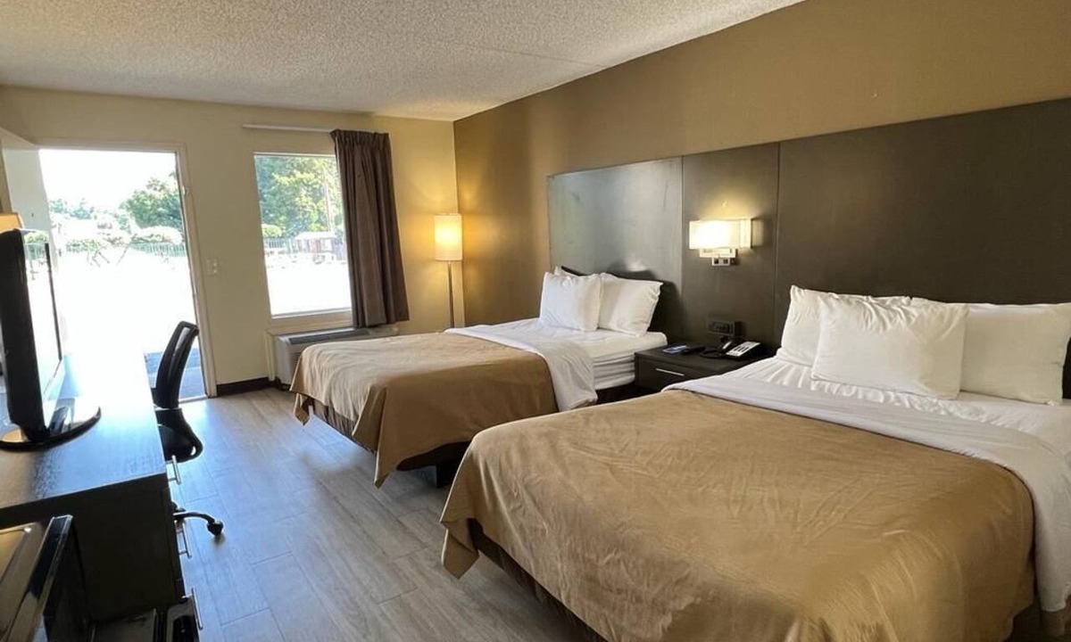 Walterboro Hotel | Rodeway Inn Walterboro I-95