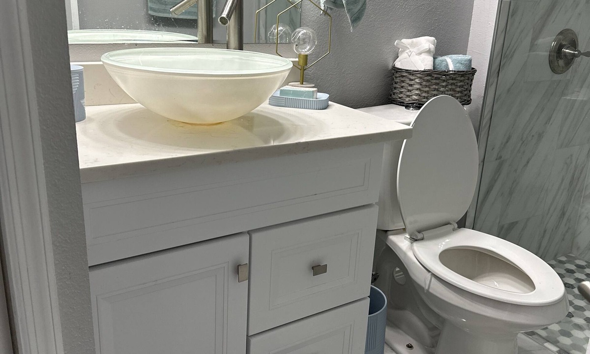 Stagecoach Village Apartment | Romantic /hot tub — 5 min from the mall