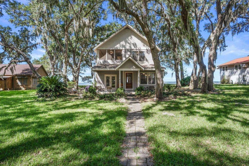 Saint Helena Island House | Saint Helena 129 Bay Point Road 1
