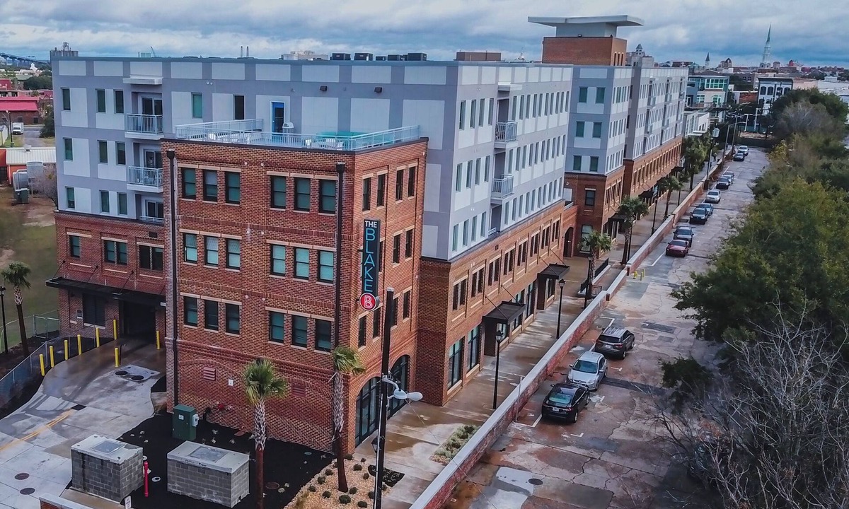Old West Broad Neighborhood Apartment | Savannah 1-Bed Apt w/Pool and Gym