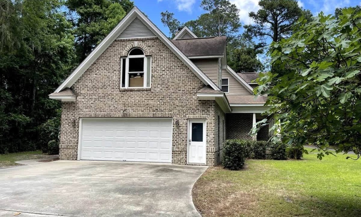 Whitemarsh Island House | Savannah Home with Modern Airstream, Near Tybee