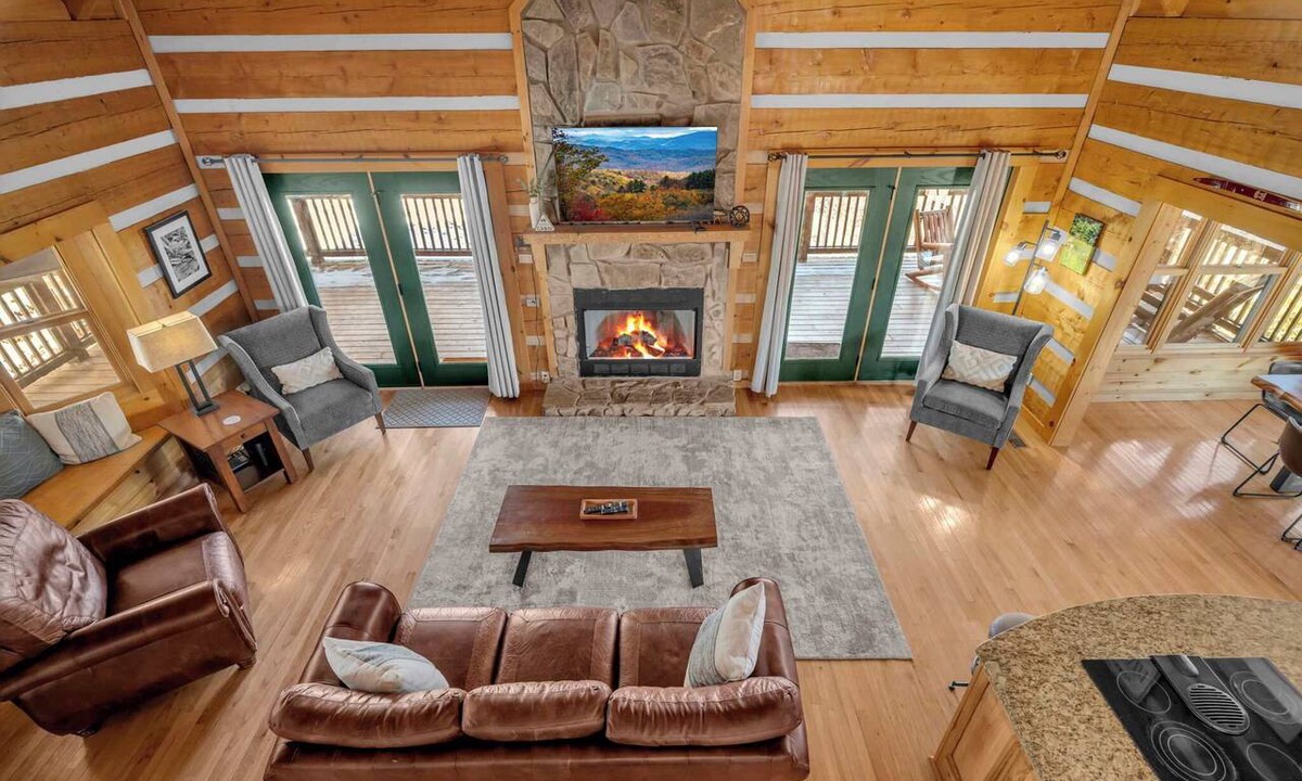 Charter Hills Ski Chalet | Scenic 4-BR Chalet with Hot Tub