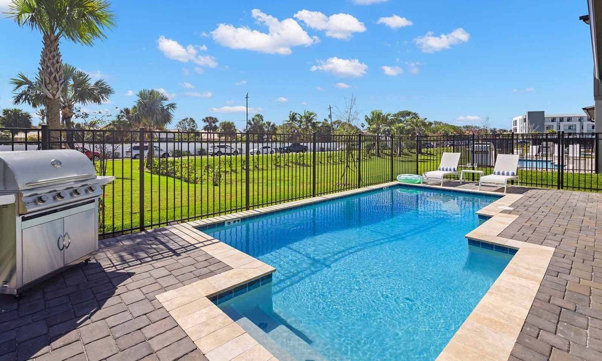 Melbourne Beach House | Sea La Vie | Beach Escape Near Disney w/Pvt Pool, Chef Kitchen, Sea - Themed BR