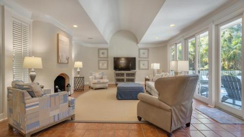 Oceanside House | Sea Pines Family Villa, Walk to Beach, Private Pool andSpa