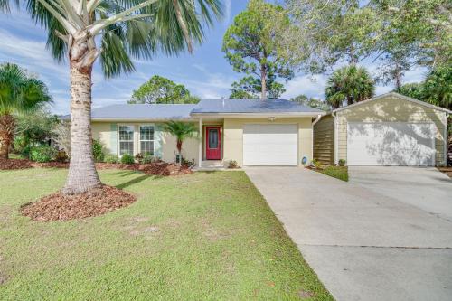 Sebastian Highlands House | Sebastian Home w/Screened Lanai: 8 Mi to Beach!