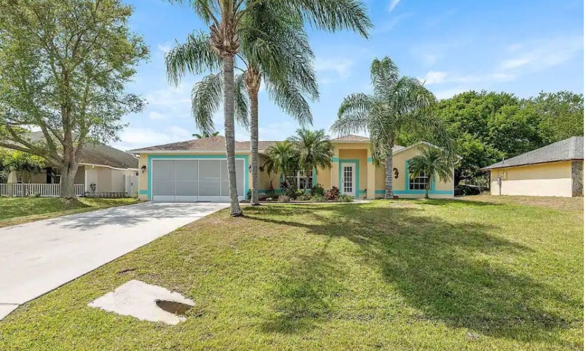 Sebastian Highlands House | Sebastian Sunshine Retreat Coastal Oasis with Pool and Mini golf on Fl