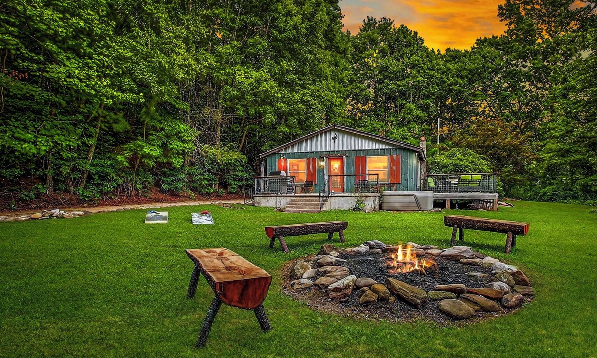Candler House | Secluded Blue Ridge Mountain Cabin: 50 Acres, Hot Tub, Creek & Hike on property!