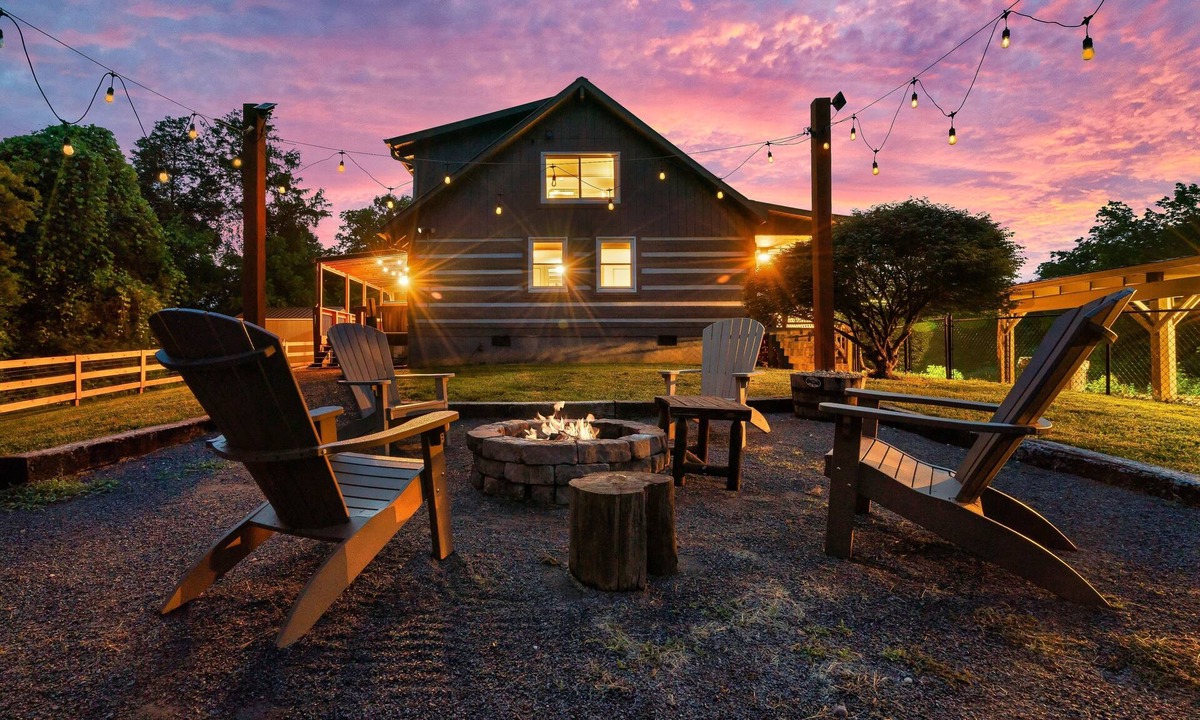 Kodak Cabin | Secluded Haven with Pet Yard, Hot Tub & Game Room