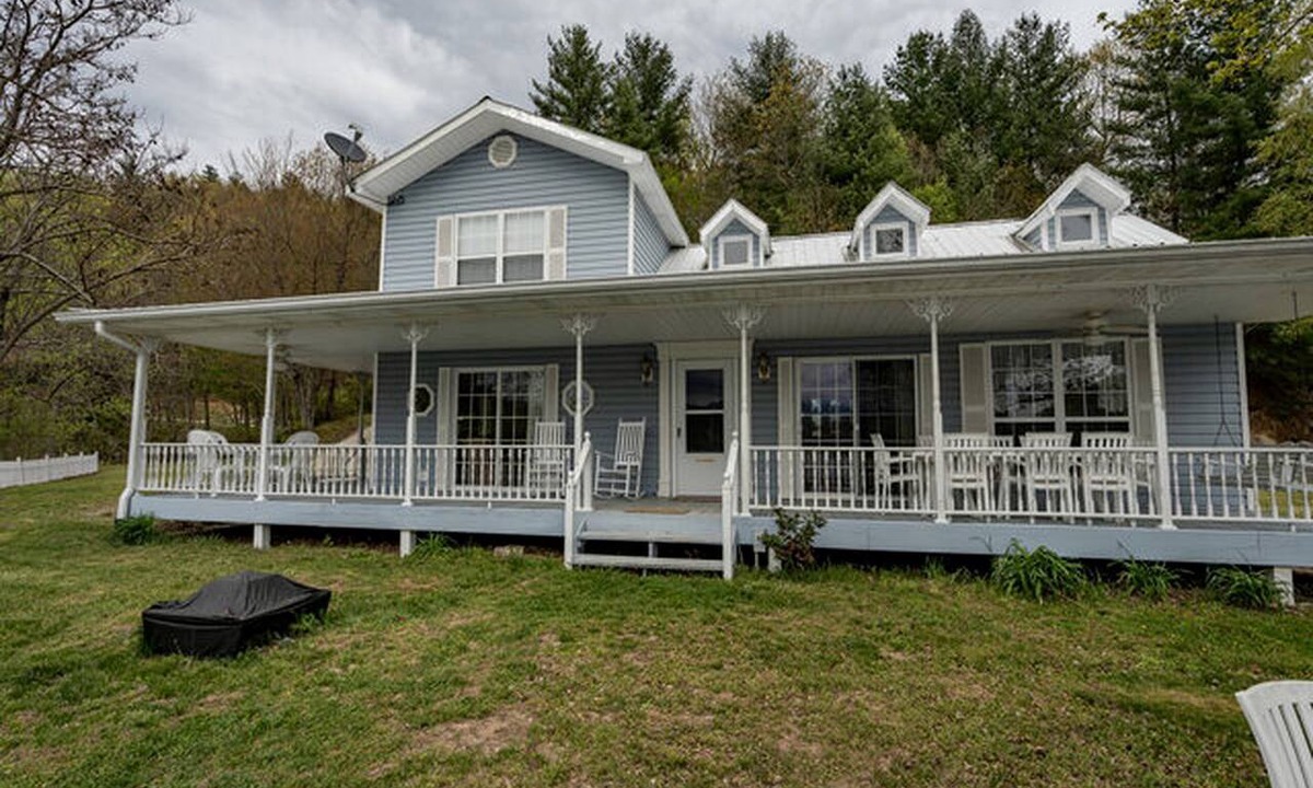 Topton Cabin | Secluded Lakefront Cabin with Private Dock on Lake Nantahala, Topton, North Carolina