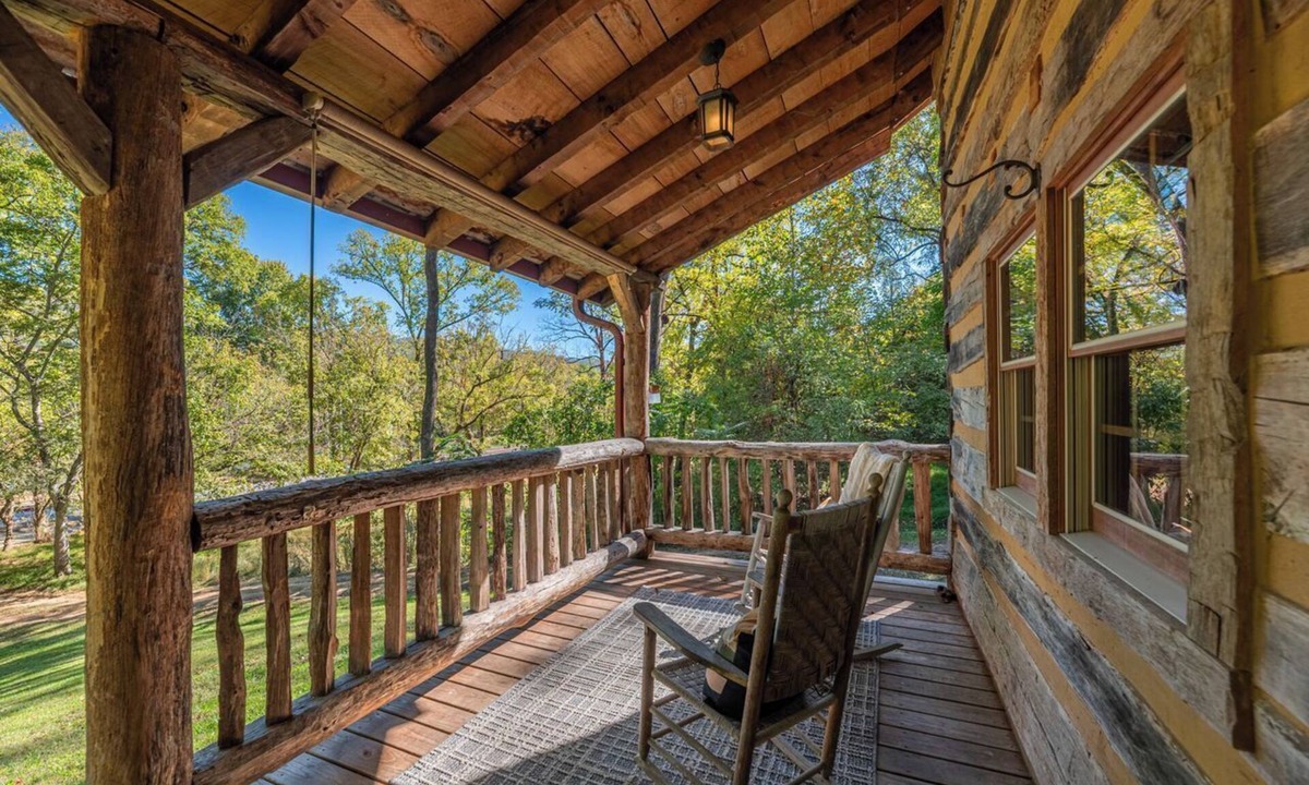 Hot Springs Cabin | Secluded Log Cabin Near Hot Springs-Pet Friendly