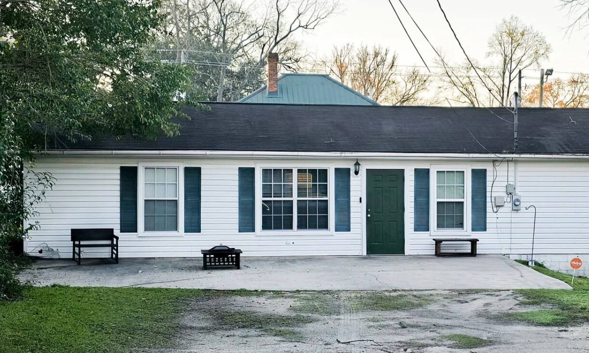 Eastman House | Serene 2-bedroom house with AC in charming Eastman