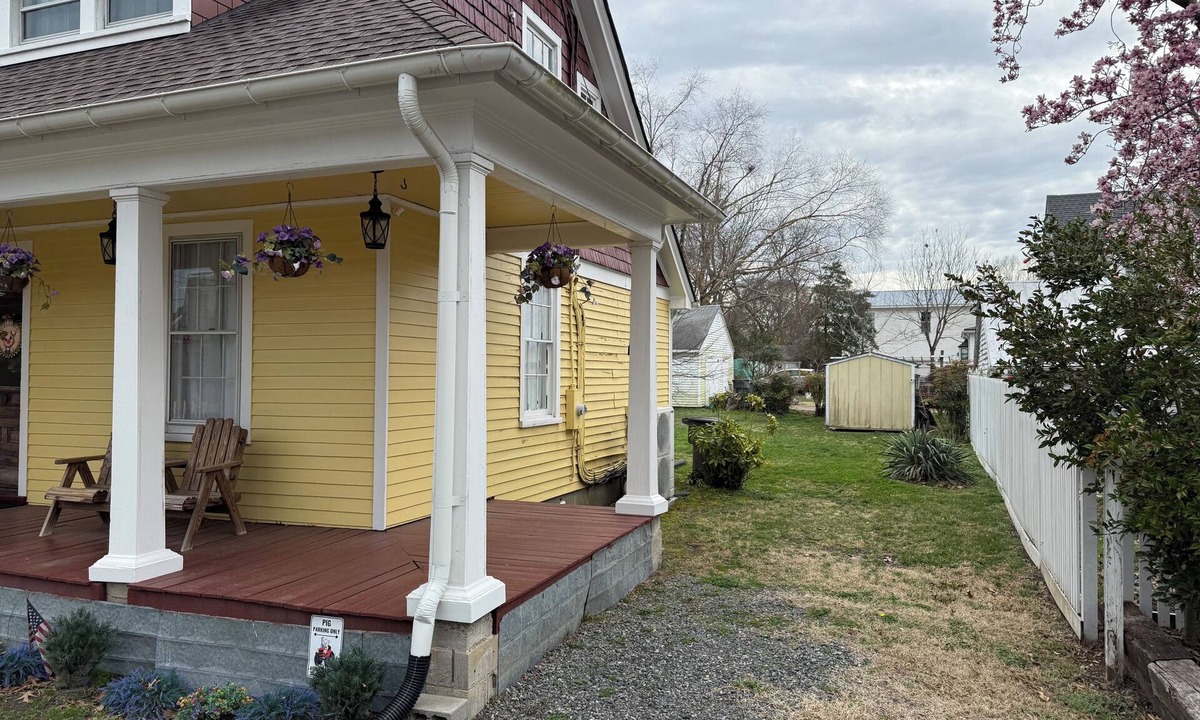 Smithfield House | Serene 3-bedroom house in Smithfield; Walking distance to Historic Downtown