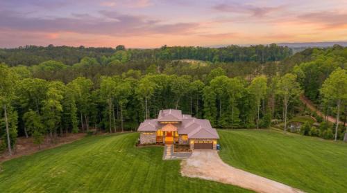West Union House | Serene SC Getaway w Views Firepit Sleeps 8