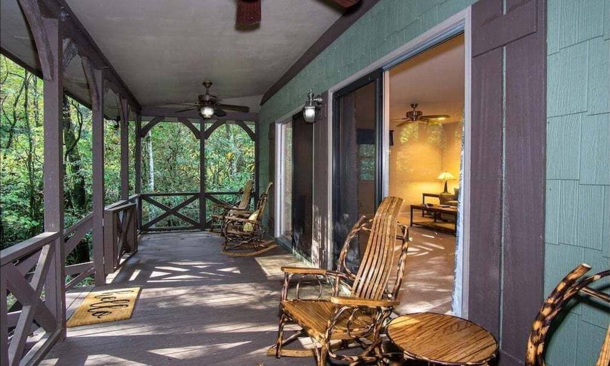 Brevard House | Shady Creek Cabin in Connestee Falls with stream