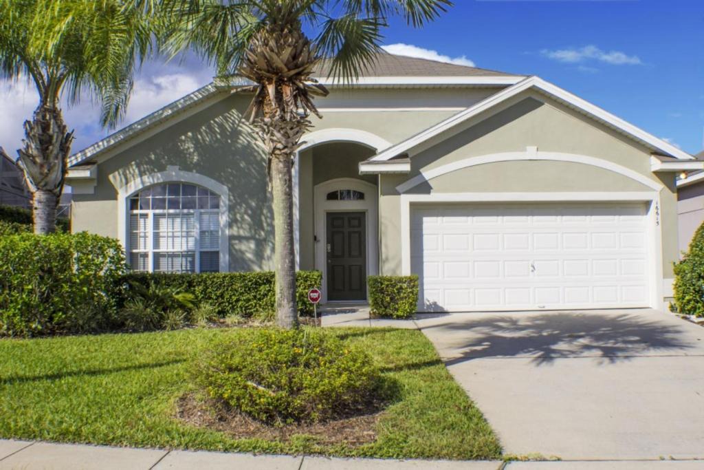 Four Corners House | Shannon's Glenbrook Home #258666