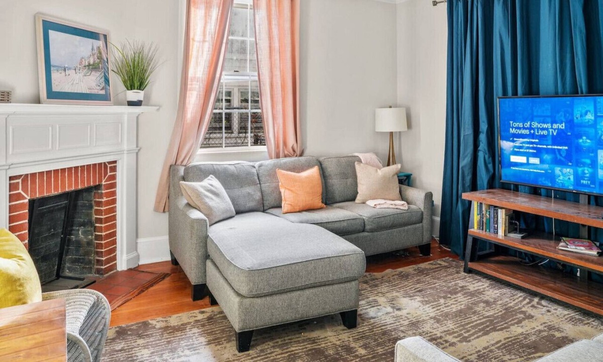 Shandon House | Simplicity on Sims | 3BR 1BA | Downtown