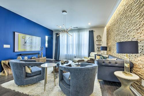 Durham House | Sleek Durham Townhome Near Dtwn w/Balcony!