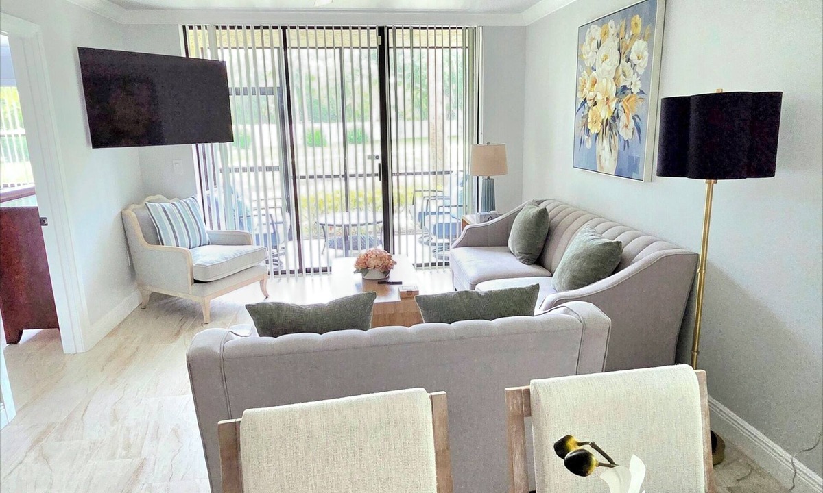 South Bradenton Condo | Sleek Remodeled 2BR/2BA Condo with Designer Master Suite & Open Layout