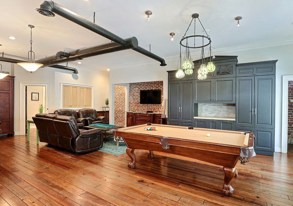 Historic Downtown Savannah House | Sleeps 16 | Great Location | Walk Everywhere | Newly Renovated