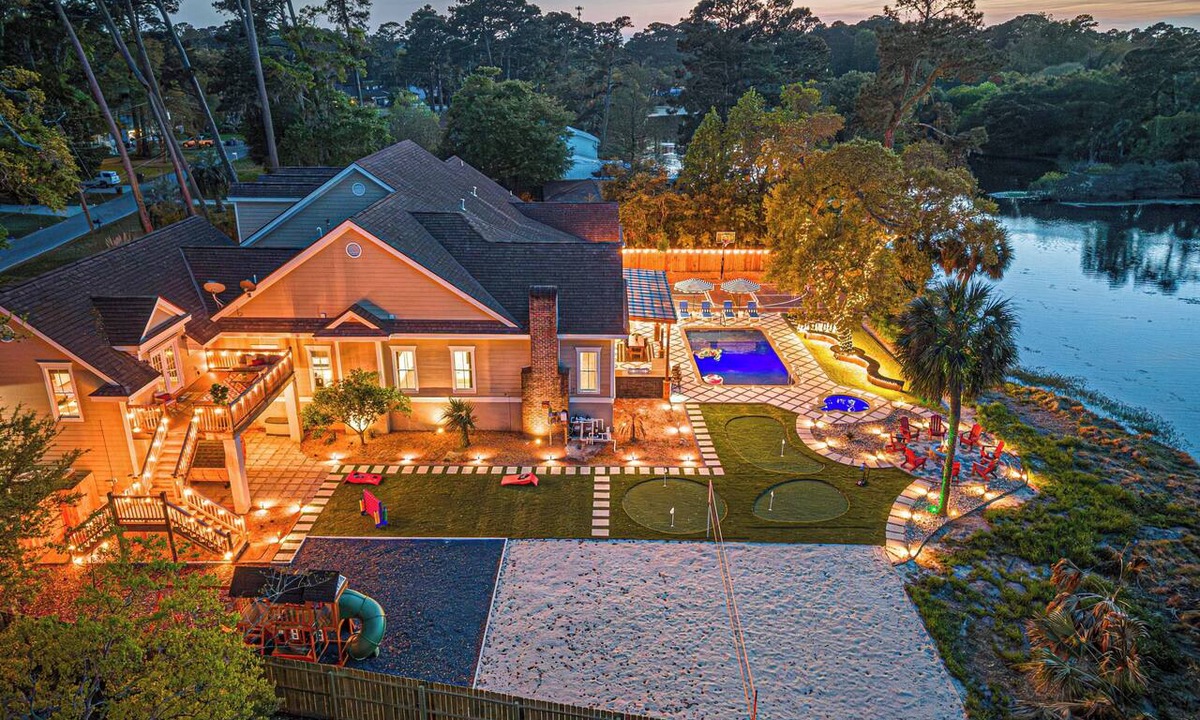 Talahi Island House | Sleeps 16 | Luxury Lakefront Getaway, Pool, Spa, Sportcourt. Theater, Game Room!