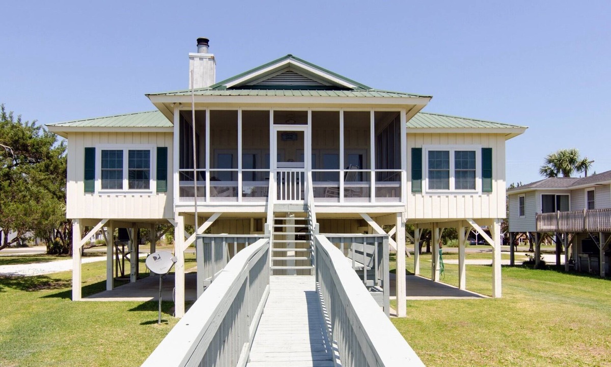Edisto Island House | Sound Choice:Oceanfront Home;Sunset Views/Dolphin Sightings on St. Helena Sound; Screened Porch