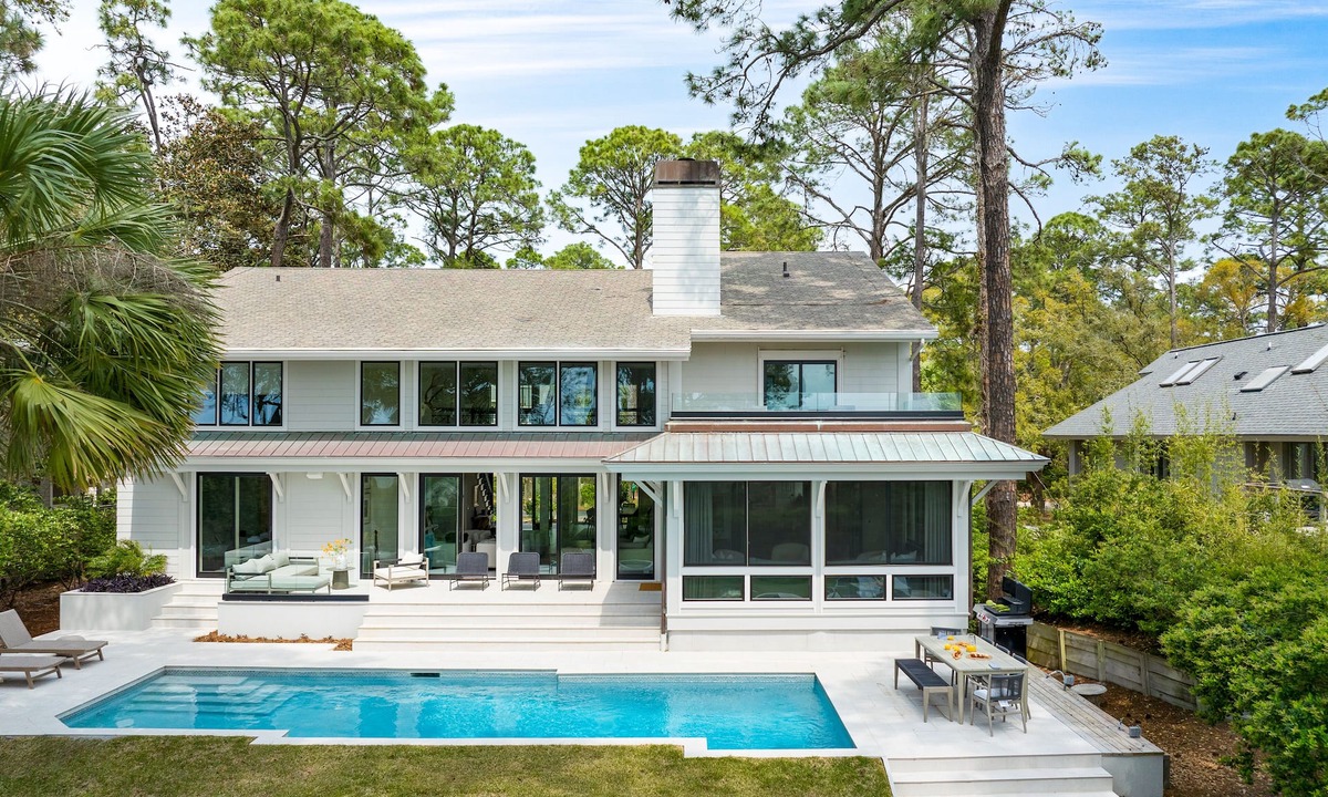 South Beach House | South Beach Serenity by AvantStay | Private Pool + Beachfront