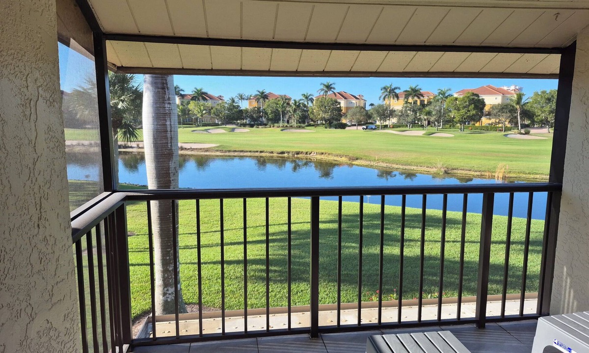 Hammock Bay Condo | South-east exposure, natural & breezy, Golf & water view