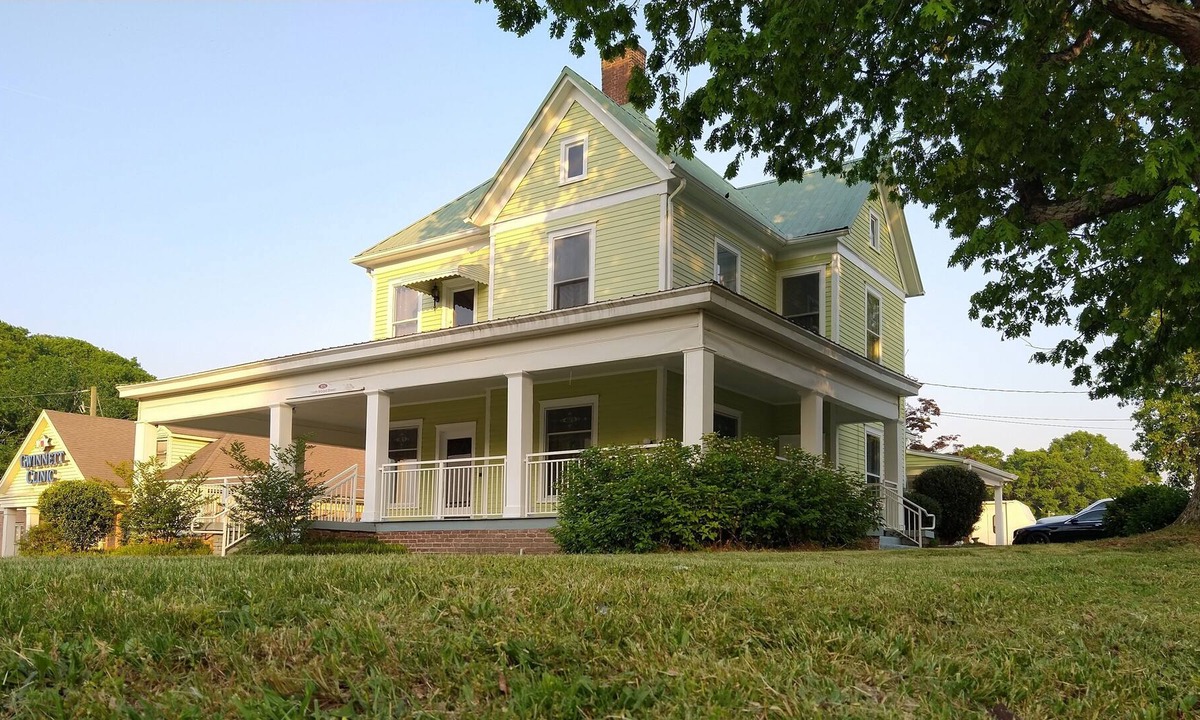 Winder Apartment | Southern Comfort 8 Bedroom, 4 1/2 bthr