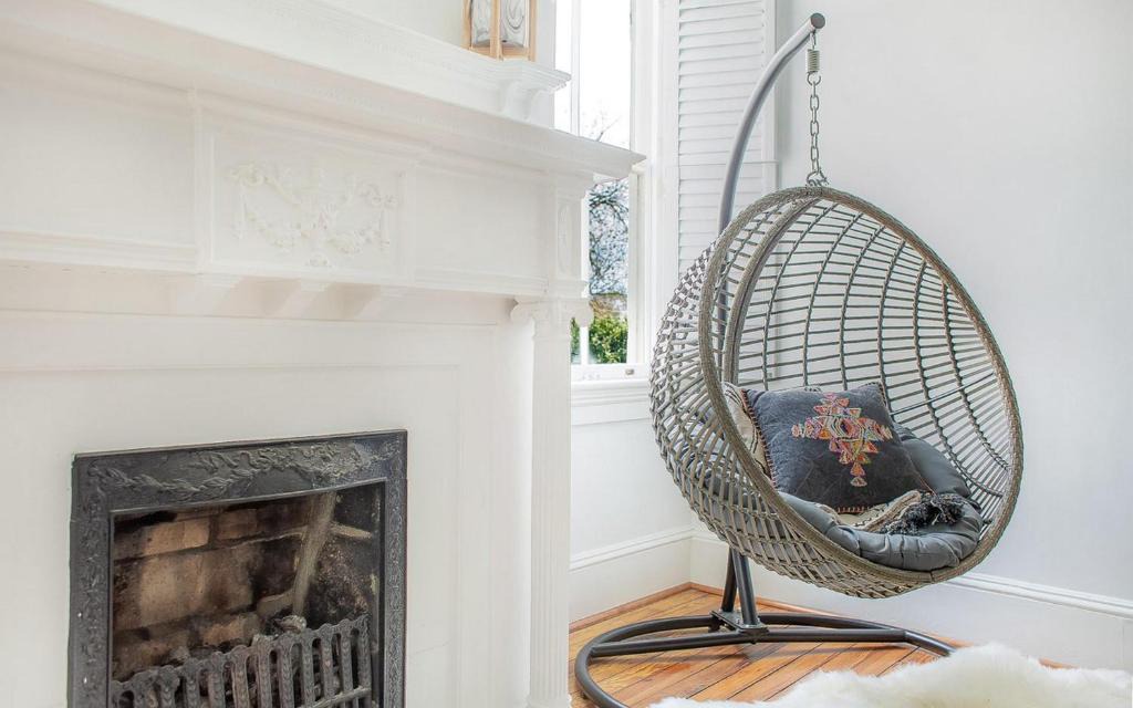 Historic Downtown Savannah House | Southern Comfort Too by Lucky Savannah