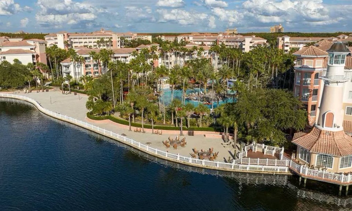 Orlando Condo | Spacious 1-bedroom 1 bath villa with full kitchen beautiful Orlando with AC