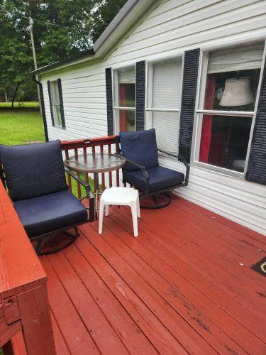 Longs House | Spacious 2BR Retreat-10 minutes to the Beach! Pet Friendly!