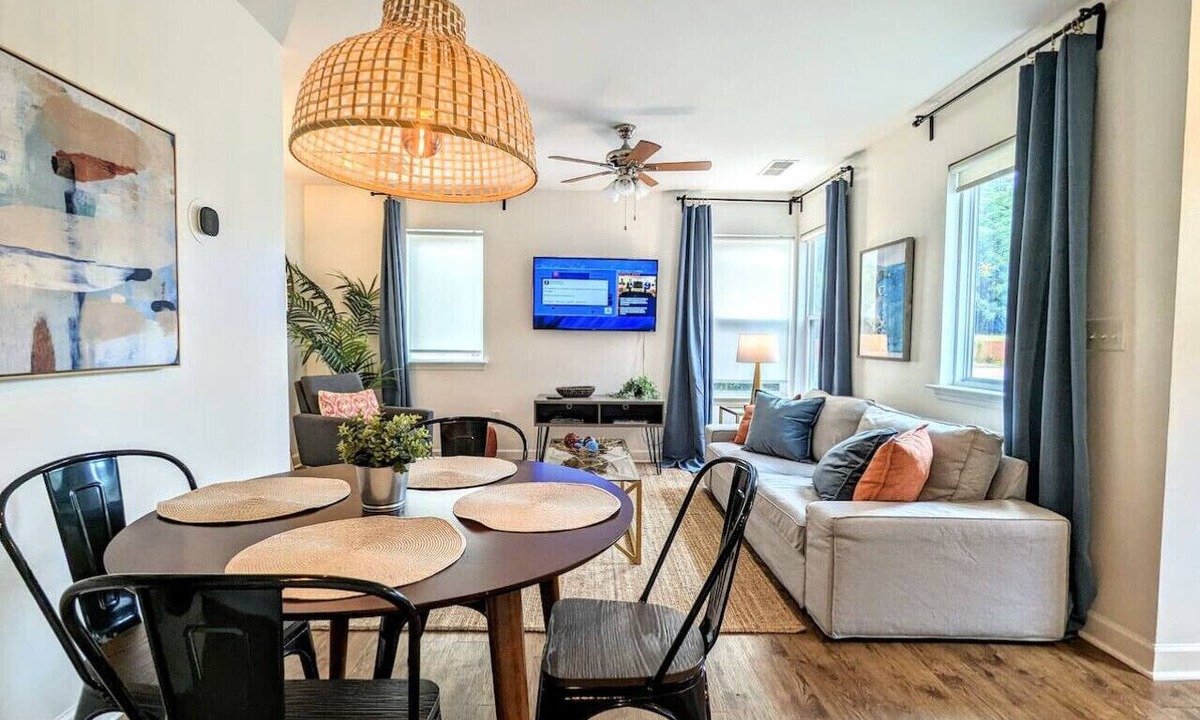 Biddleville Villa | Spacious 3 bedroom/3 bathroom townhome minutes from Uptown Charlotte.