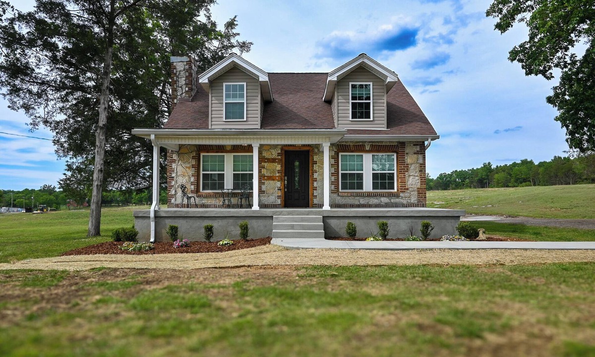 Lebanon House | Spacious 3 Bedroom Home In Lebanon Ready To Embrace Your Relaxing Getaway