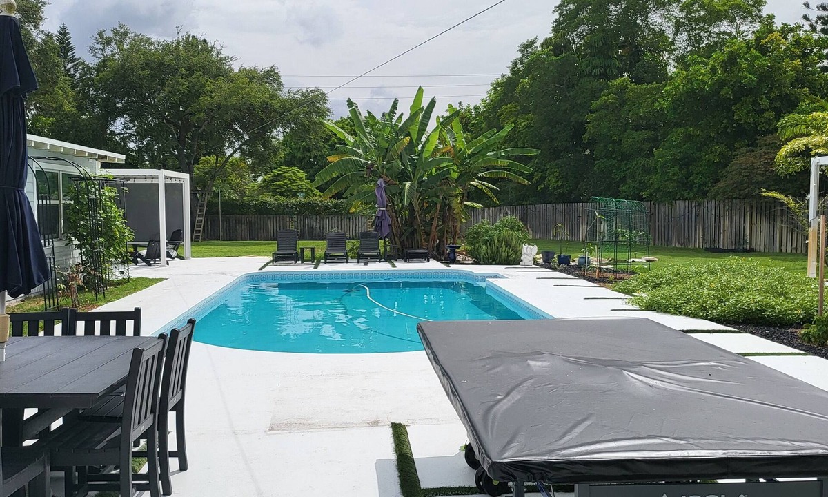 Coral Springs House | Spacious 4-bedroom house in family friendly Coral Springs with all amenities.