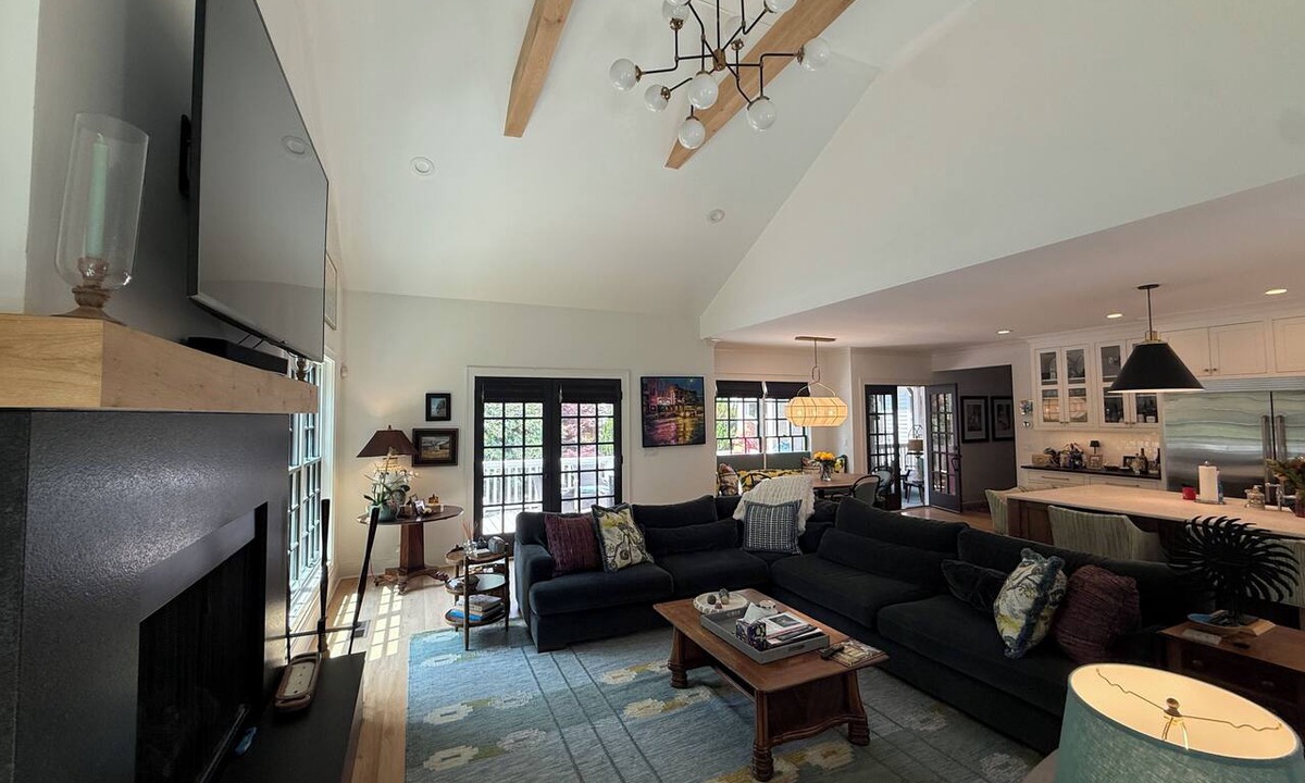 Athens House | Spacious 4-bedroom home in Five Points. Walk to stadium.